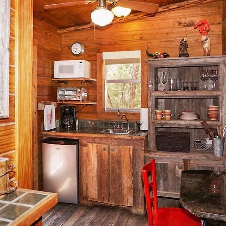 Cozy Cabin Wimberley Exterior photo