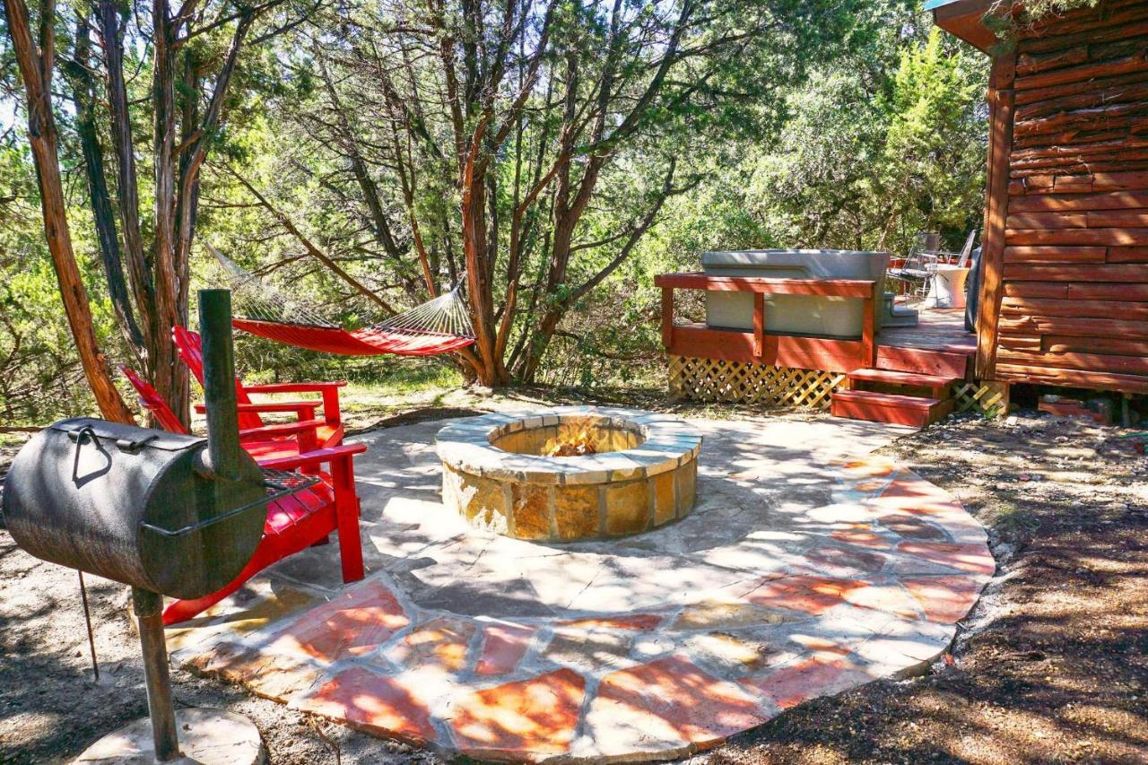 Cozy Cabin Wimberley Exterior photo